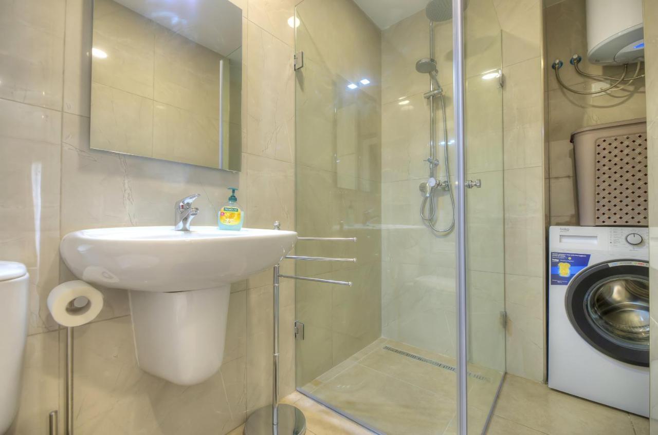 Brand New And Tastefully Furnished 2 Bedroom Apartment Ddif1-2 Gzira المظهر الخارجي الصورة